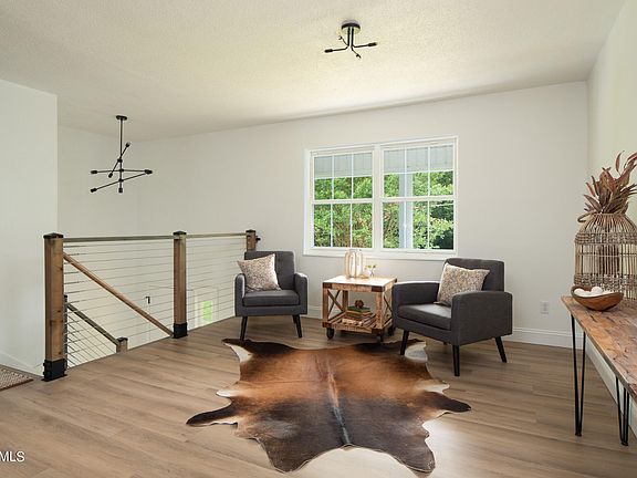 4th image of 1837 Sedgewick Dr