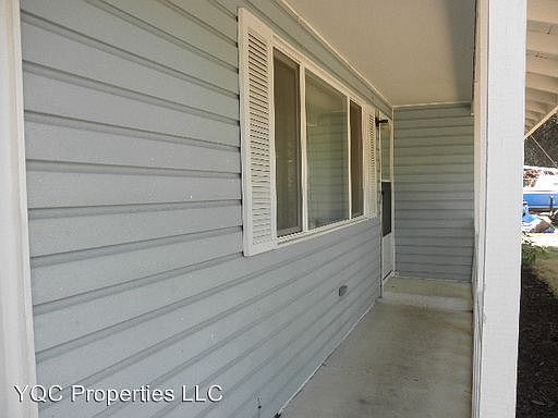 2nd image of 717 SE 105th Ave