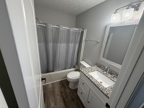 3rd image of 4816 Lady Jane Ave
