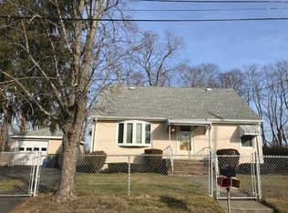 38 Senechal Dr, Somerset, MA 02725