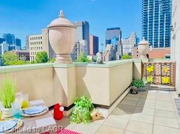 135 James St S #303, Hamilton, ON L8P 2Z6