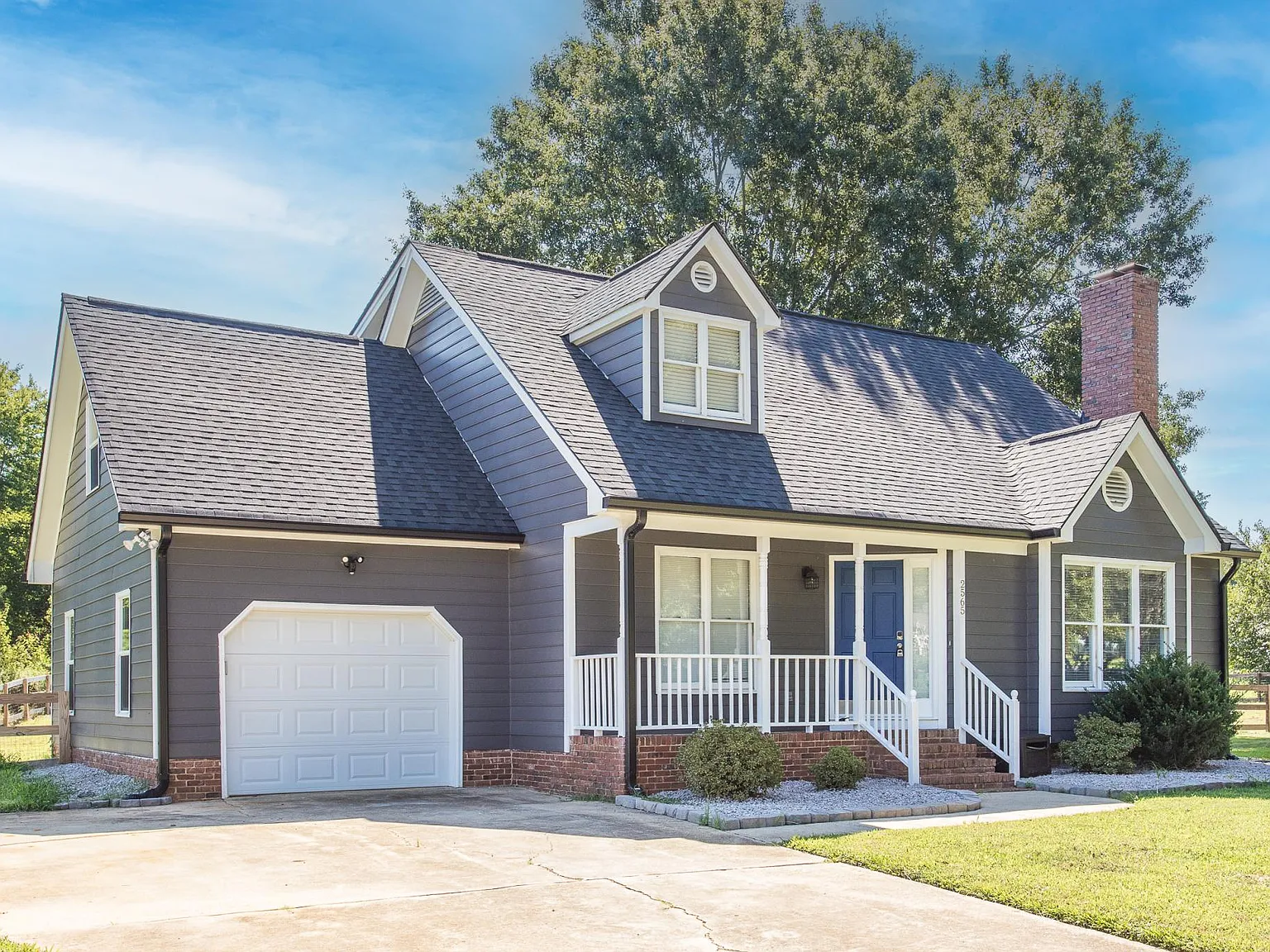 2565 Oakes Plantation Dr — Photo 2