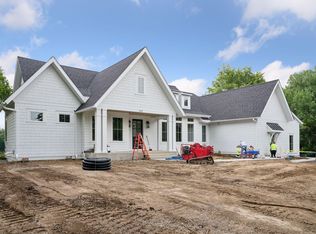 345 Margaret Cir, Wayzata, MN 55391