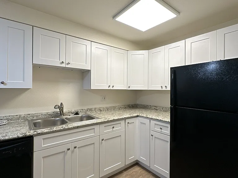 Fitz Apartments — Photo 1