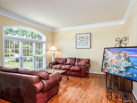 5th image of 3229 Buckingham Dr