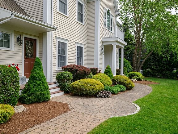 4th image of 36 Stone Meadow Ln