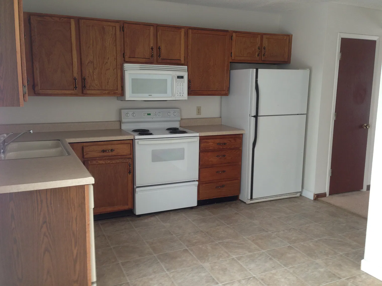 2 bed, 1000 sqft, $1,095 — Photo 2