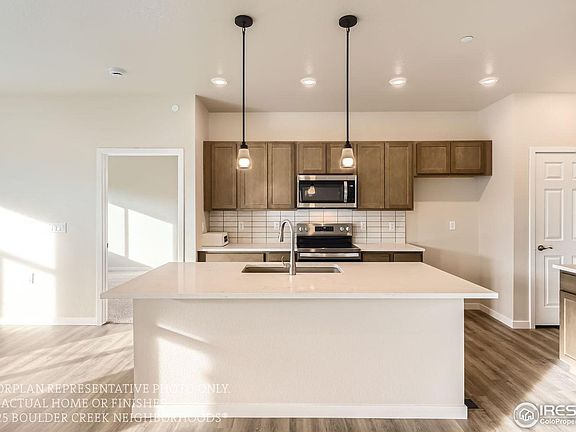 4th image of 930 W 128th Pl