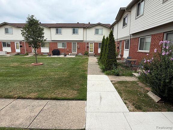 3rd image of 20934 Hunt Dr