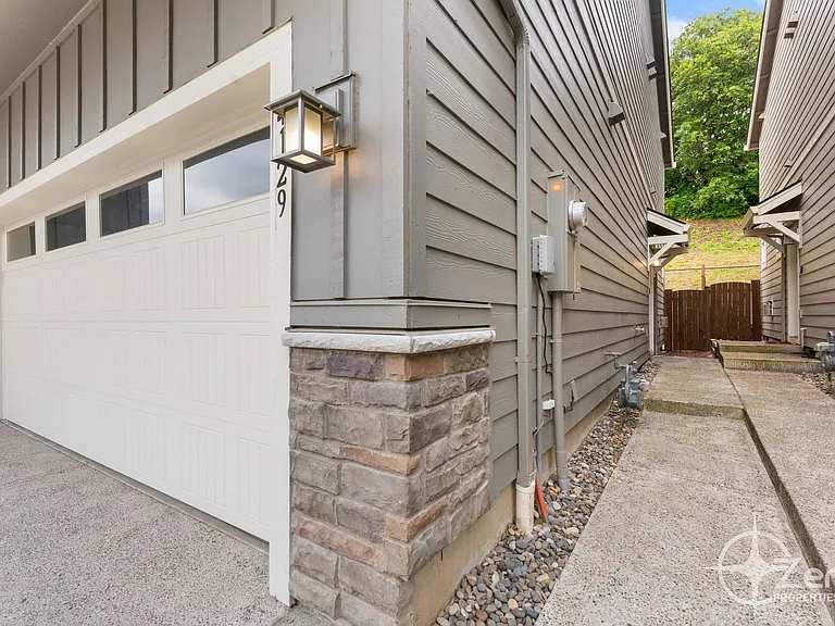 4129 N Canyon Cir — Photo 2