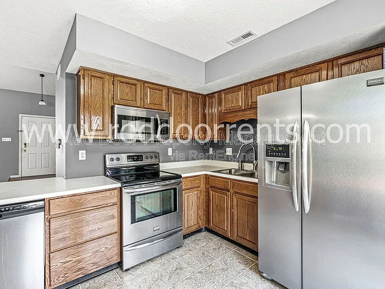 1522 Lake Point Ln N — Photo 8