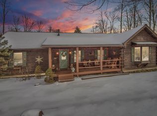 83 Bender Rd, Gouldsboro, PA 18424