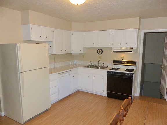 2nd image of 205 S William St