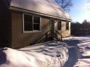 35 Rossway Rd, Pleasant Valley, NY 12569