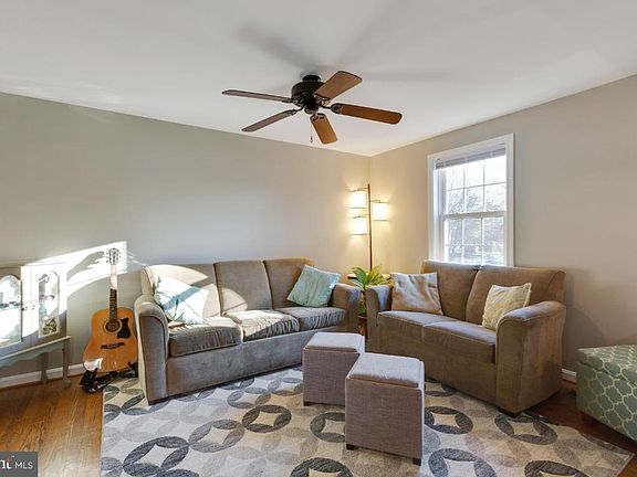 3rd image of 7972 Parkland Pl
