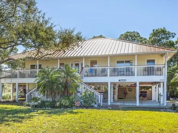 332 Cook St, Saint George Island, FL 32328
