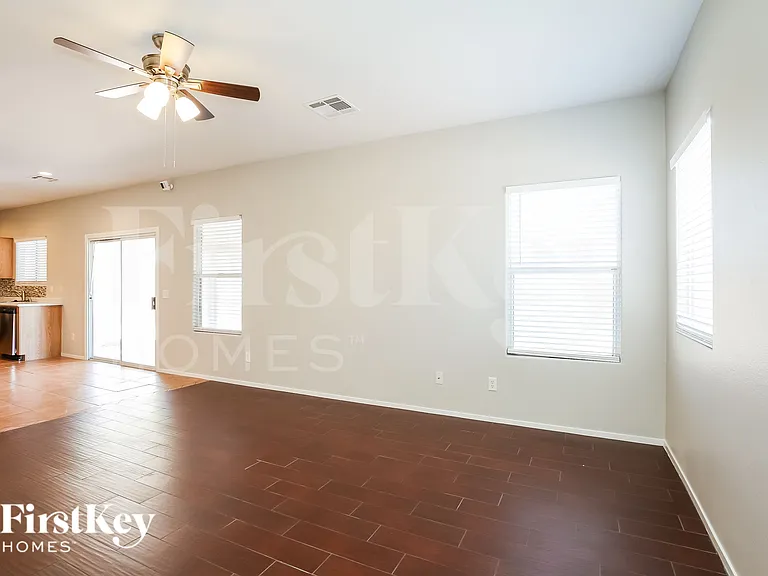 5830 Brimstone Dr — Photo 3