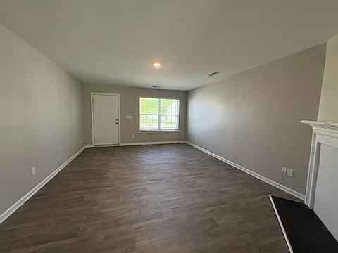 1317 Mifflin Ln — Photo 9