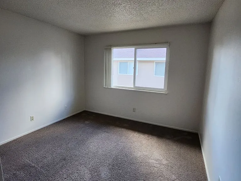 Palisade Ave - Fourplex — Photo 14