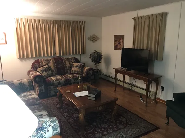 1030 1/2 Summit Blvd, Bismarck, ND 58504