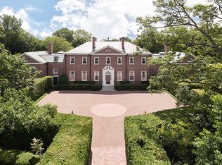 965 E Deerpath Rd, Lake Forest, IL 60045