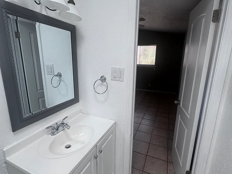 10128 Shipley Ave — Photo 9