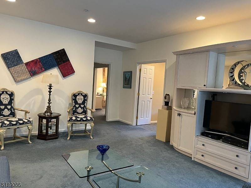1st image of 1304 Bush Cir #1304