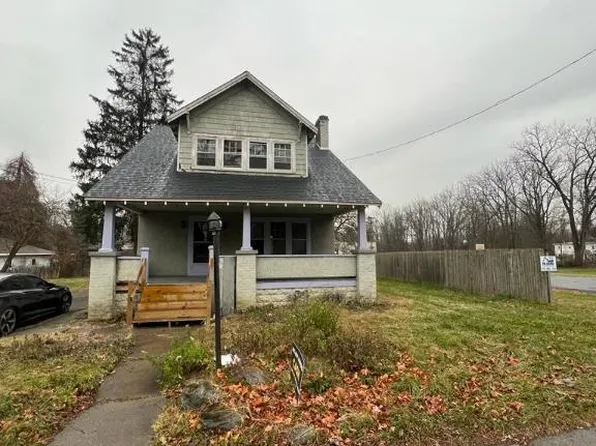 3616 Bridge St, Stroudsburg, PA 18360