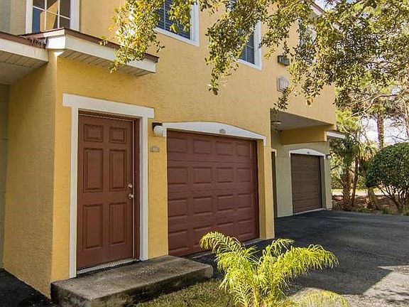 2nd image of 2000 Mariposa Vista Ln #1104