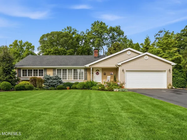 251 Hamiltonian Drive, Middletown, NJ 07701