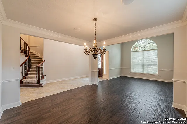 5 bed, 4.0 bath, 3876 sqft, $5,900 — Photo 4