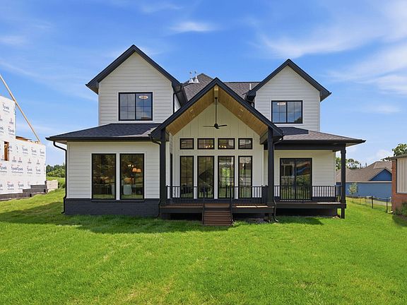 4th image of 901 Bellerive Blvd