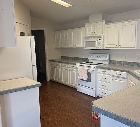 4th image of 1709 NE 78th St Unit 13