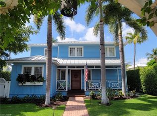 287 11th Ave S, Naples, FL 34102