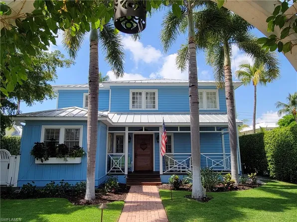 287 11th Ave S, Naples, FL 34102