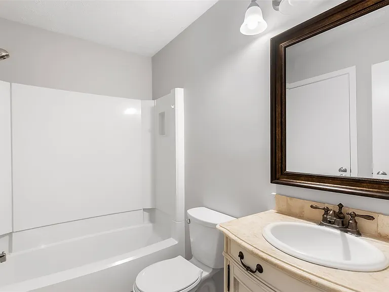 2108 W Lacey Oak Cir — Photo 36