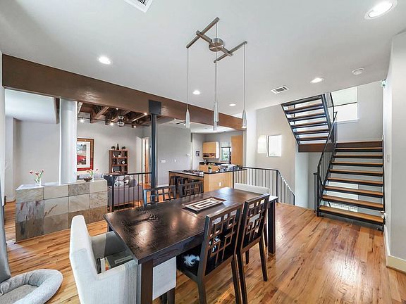 5th image of 318 McAlpine St