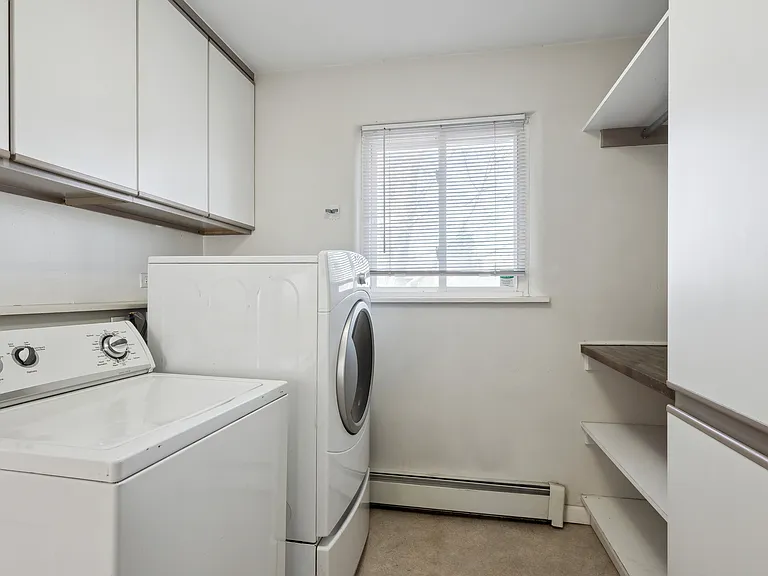 1680 N Syracuse St — Photo 17