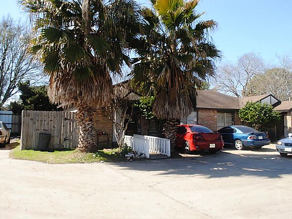 2nd image of 12619 Veterans Memorial Dr