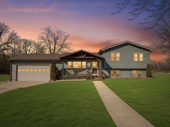 3rd image of 222 SE 30th Road