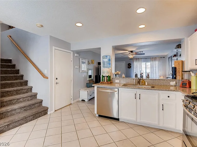 10451 Processor Ct — Photo 11