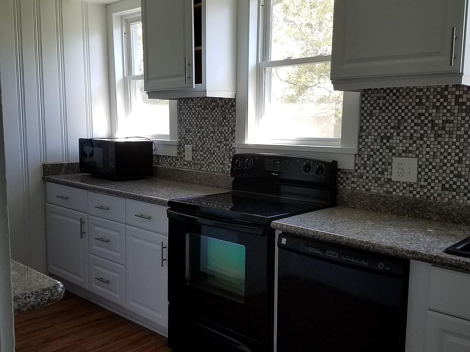 1st image of 600 W Broadway APT 5