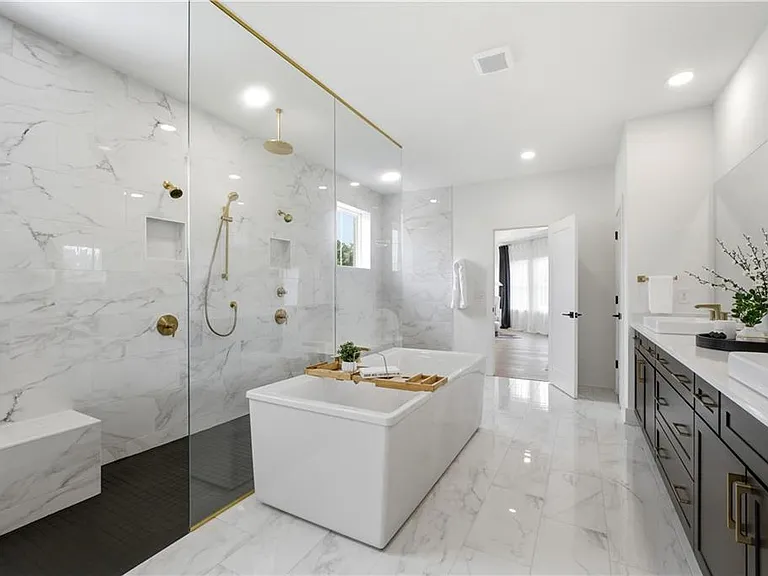 4510 Hawthorn Cir — Photo 38