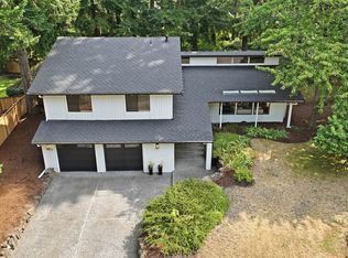 7520 86th Ave SE, Mercer Island, WA 98040