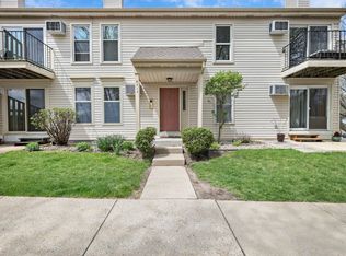 6717 Park Edge Dr APT D, Madison, WI 53719