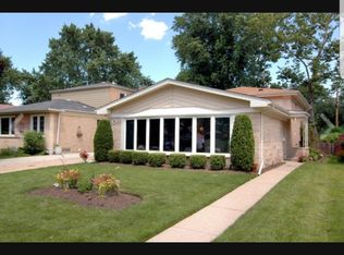 708 Leamington Ave, Wilmette, IL 60091