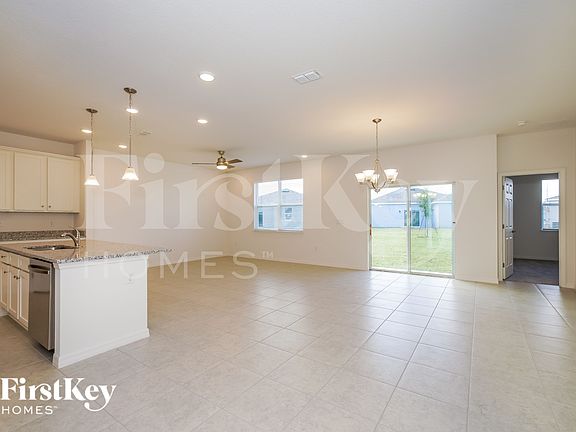 3rd image of 1573 Isleta Loop