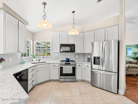 2nd image of 585 Lake Victoria Cir