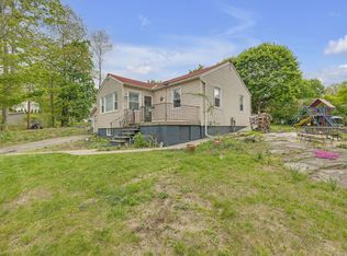 3 Jackson Rd, New Fairfield, CT 06812