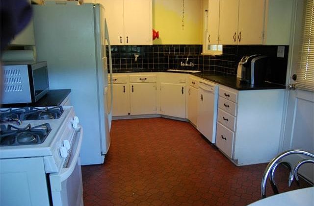2nd image of 907 Nalide St